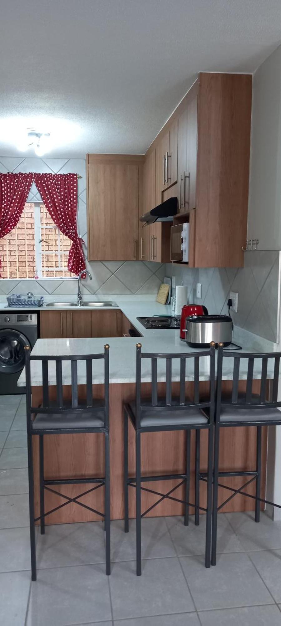 Appartement Faerie Glen, No Loadshedding, Short Or Long Stays, Fast Wi-fi *